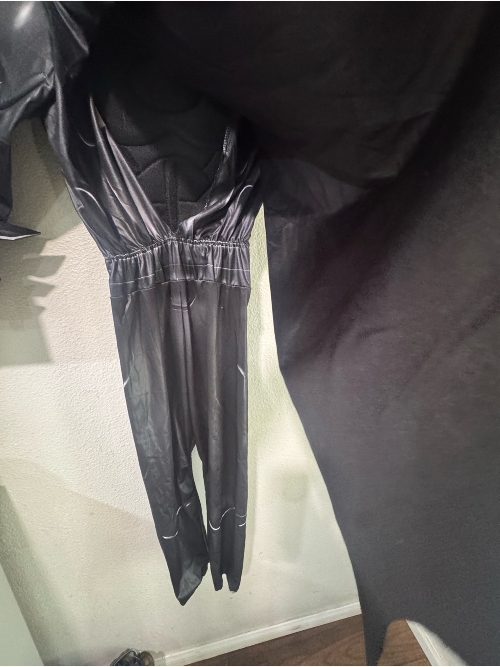 DC The Flash Movie: Batman Halloween Costume for Kids size medium - Picture 8 of 10